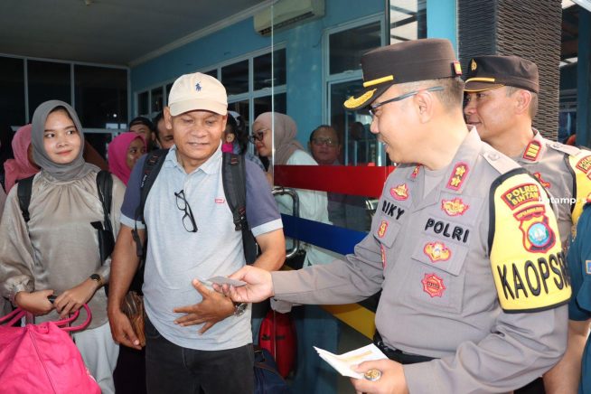 Bagikan 200 Tiket Kapal Gratis untuk Penumpang Arus Balik