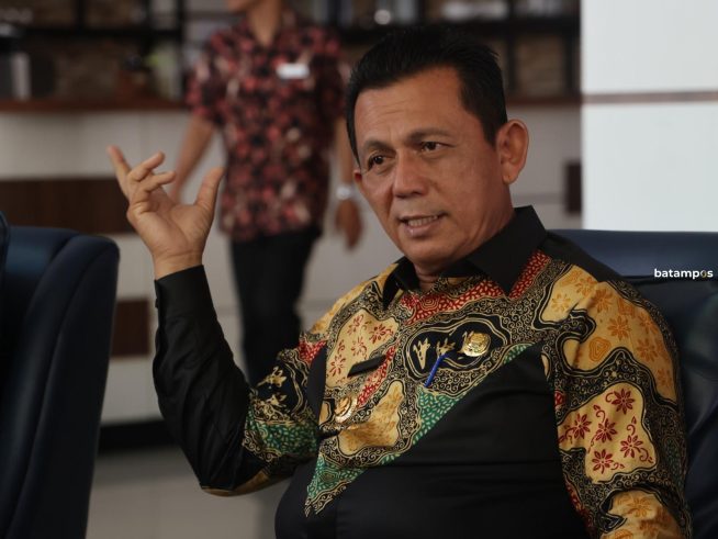 Gubernur Ansar Ahmad Menjadi Khatib Sholat Idul Fitri di Masjid At-Taubah, Batuaji, Batam