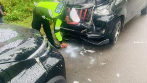 Mitsubishi Xpander Tabrakan dengan Daihatsu Xenia di Jalan Nusantara Km 21 Kijang