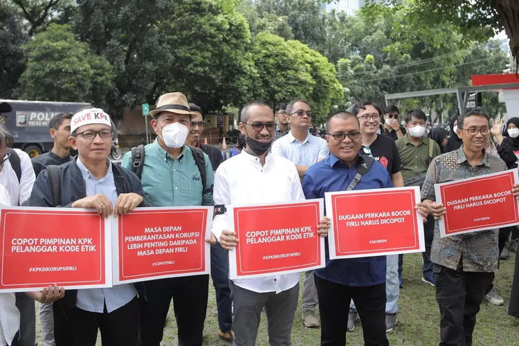 Dorong Ketua KPK Firli Ditindak Secara Pidana