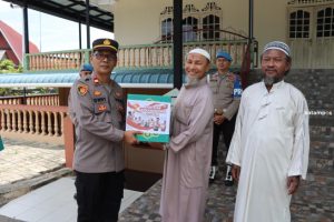 Satreskrim Salurkan Bantuan Sosial Kepada Masyarakat