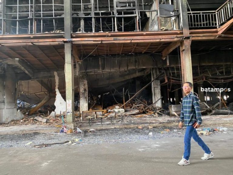 Masih Syok, Amsakar Coba Fasilitasi Pemenuhan Hak Pedagang Korban Kebakaran Plaza Botania