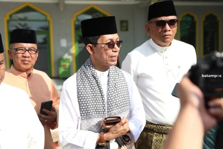 Ikuti Pelaksanaan Salat Idulfitri di Sagulung, Ini Pesan Amsakar