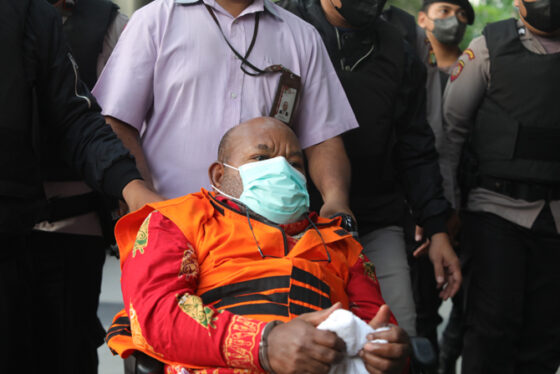 Lukas Enembe Diduga Cuci Uang Ratusan Miliar