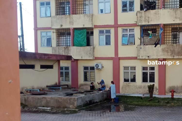 Warga Rusunawa Batamec 5 Bulan Krisis Air Bersih; Tolong Bantu Kami Bapak Wali Kota!
