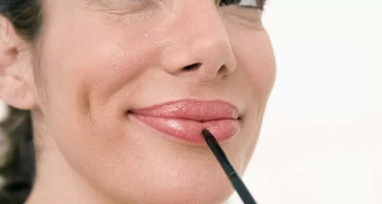 Perawatan Bibir Selama Puasa, Pakai Selalu Lip Balm