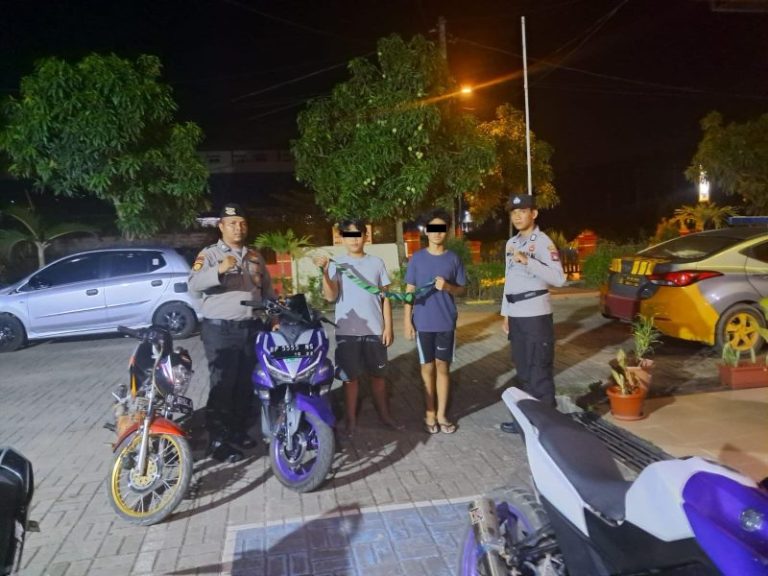 Polisi Bubarkan Perang Sarung di Bengkong