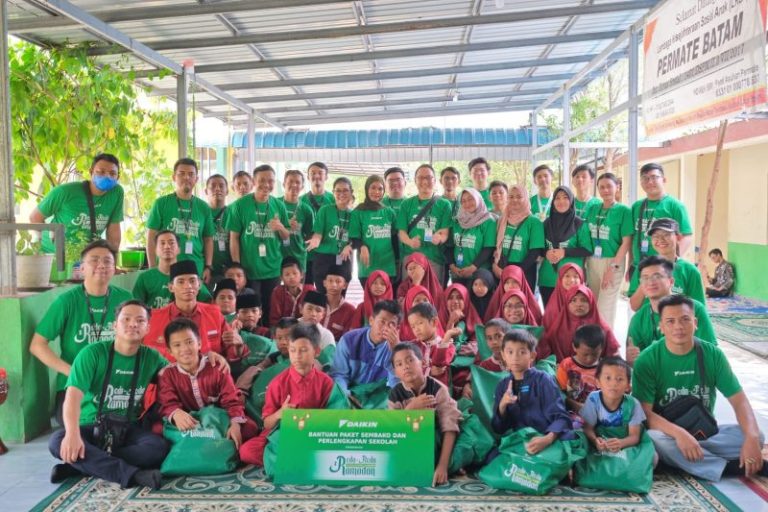 DAIKIN Batam Beri Bantuan Bagi Panti Asuhan Permate