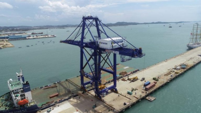 BP Batam Datangkan STS Crane Asal Korea, Ini Keunggulannya