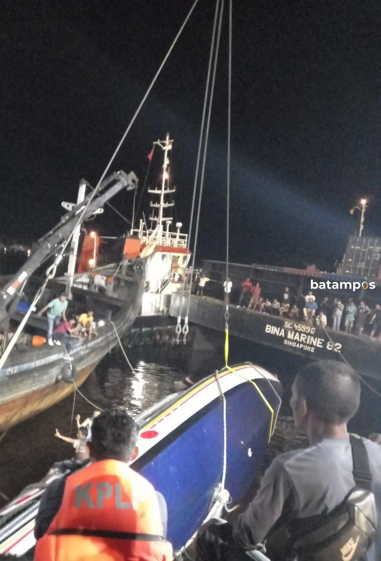 Bantu Evakuasi Korban Speedboat Terbalik, KPLP Kerahkan KN Sarotama 