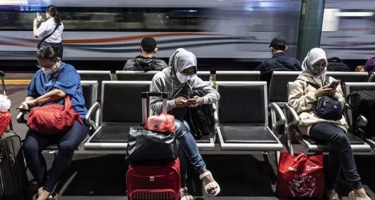 KAI Tetap Wajibkan Penumpang Pakai Masker di Dalam Kereta