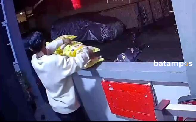 Maling Gasak Belasan Karung Beras Sumbangan Lebaran