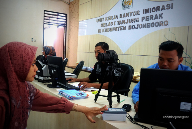 Jamaah Haji Mulai Perekaman Biometrik di Aplikasi Visa Bio