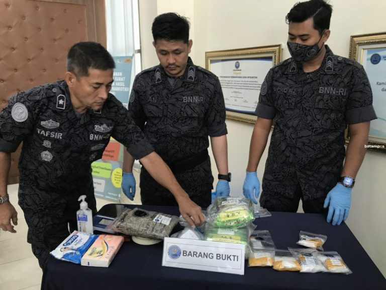 4,4 Kg Sabu dan 953,4 Gram Ganja Jaringan Pengedar Internasional Dimusnahkan