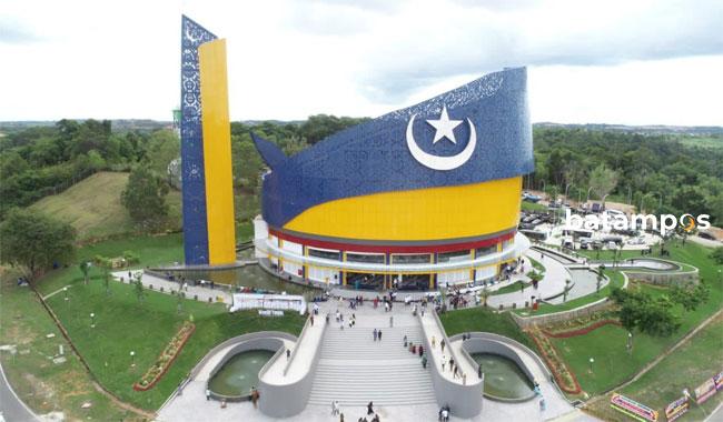 Masjid Tanjak Jadi Pilihan Ngabuburit Warga Kota Batam