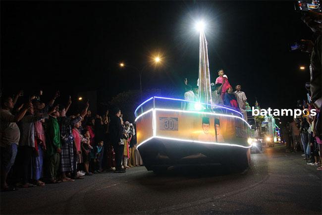 Foto-foto Pawai Takbiran dan Salat Idulfitri di Kota Batam