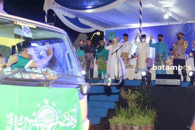 Pawai Takbir di Batam Dimeriahkan Kendaraan Hias