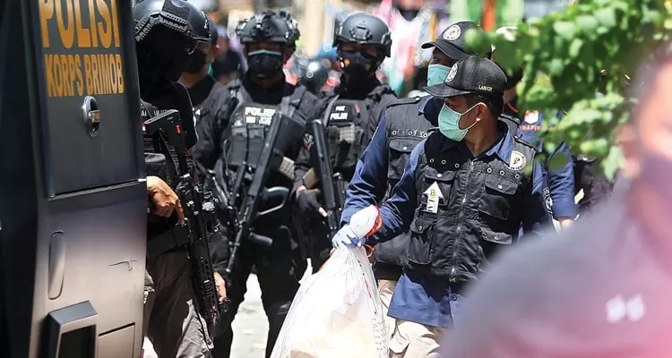 Anggota Densus Alami Luka Tembak Serius Saat Baku Tembak dengan Jaringan Teroris