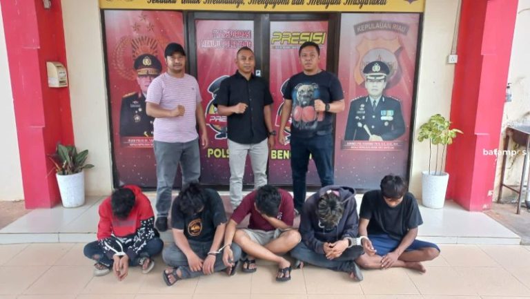 Jangan Ditiru, Gegara Bertatap Mata 5 Pemuda Keroyok 3 Pria di Bengkong