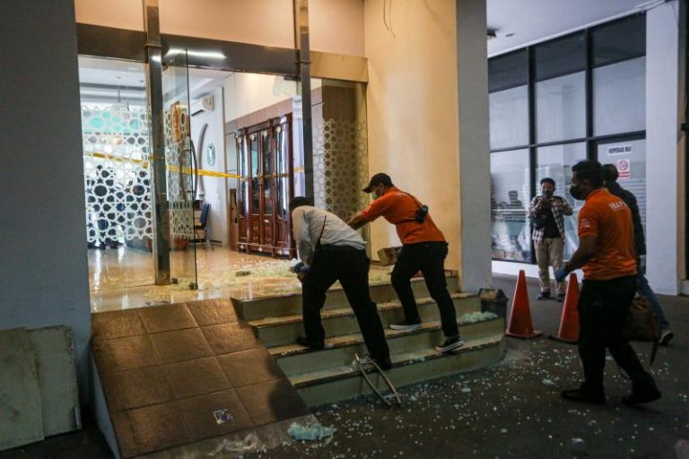 Mengaku Wakil Nabi, Serang MUI, Lalu Pingsan dan Tewas