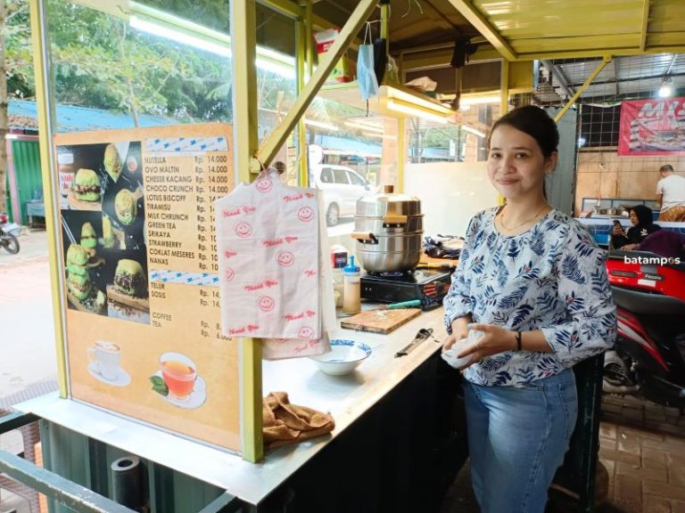 Asih, Pemilik Roti Kukus Meleleh  