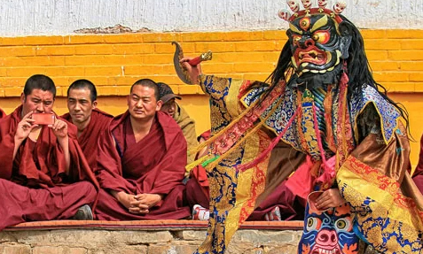 Warga Tibet Rayakan Saka Dawa