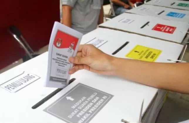 Denny Indrayana Ngaku dapat Bocoran Sistem Pemilu Kembali ke Proporsional Tertutup, Begini Respons MK