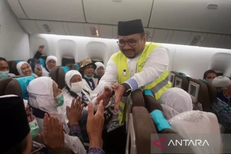 Pesan Menag Yaqut saat Lepas Keberangkatan Jamaah Calon Haji Kloter 1 di Bandara Soekarno-Hatta