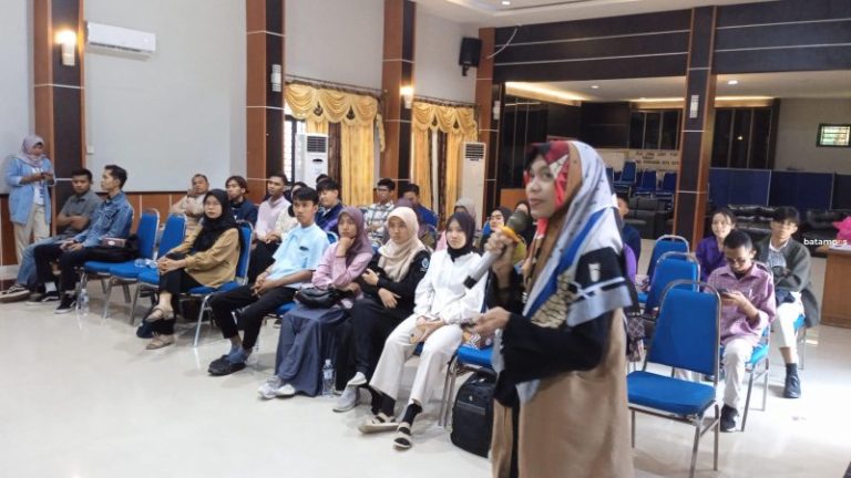 Mahasiswa Batam Ikuti Bengkel Menulis Berita