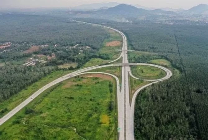 Proyek Tol Trans Sumatera Layak Dilanjutkan, Ganjar Arahkan Buat Exit ke Industri