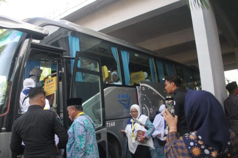 1.823 JCH Embarkasi Batam Tiba di Madinah