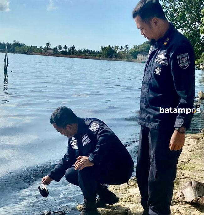 Upaya KSOP Mencegah Cemaran Limbah Hitam Tidak Terulang Lagi di Batam