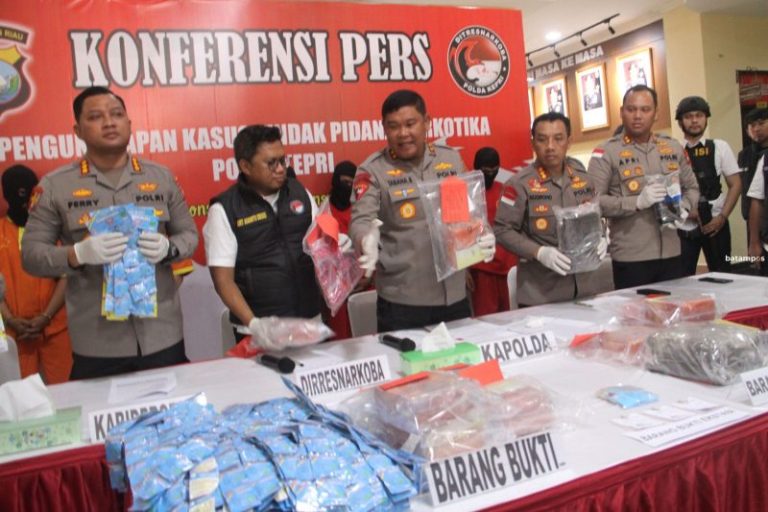 Polisi Amankan 10 Kg Sabu, Transaksinya di Batam, Diedarkan di Jawa