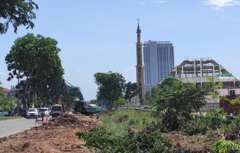 Pelebaran Jalan Menuju Masjid Agung Batam Dimulai