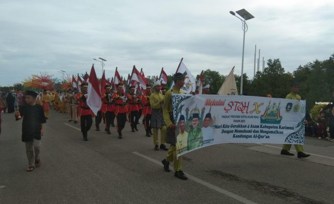 Pawai Taaruf STQH X Kepri di Karimun Berlangsung Meriah