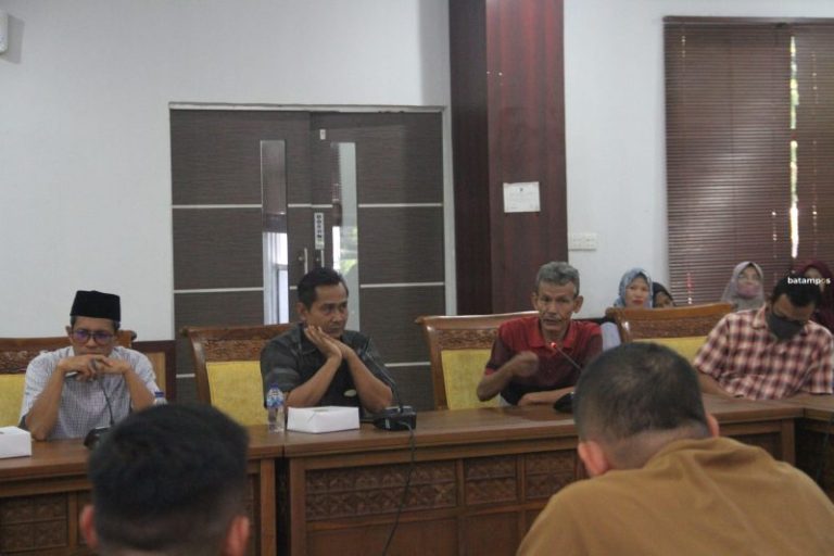 Warga Tuntut Pelayanan Air Bersih, PT Moya Malah Tidak Hadir RDP