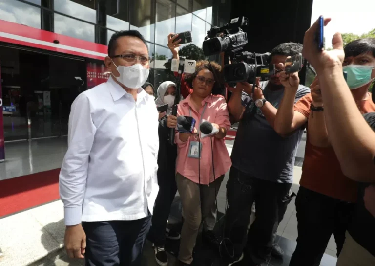 Terima Duit 3 Miliar dan 4 Mobil Mewah, KPK Cegah Sekretaris MA Hasbi Hasan Pergi ke Luar Negeri