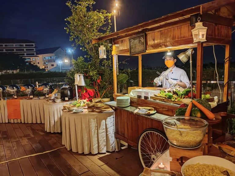 Menu Baru Paket BAR BQ Aall You Can Eat di HARRIS Hotel Batam Center