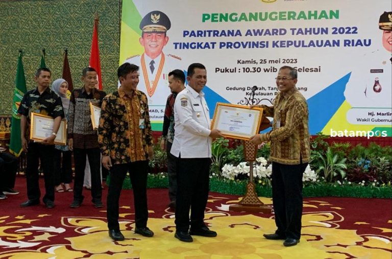 Gubernur Serahkan Anugerah Paritrana Award 2022 Provinsi Kepri