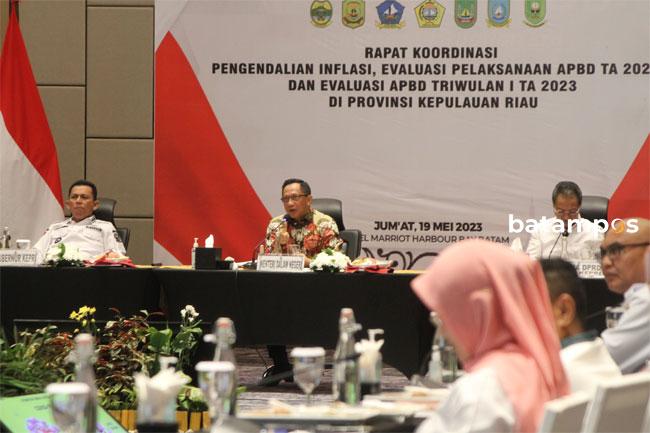 Minta Pemda di Kepri Permudah Investasi, Mendagri Sebut PAD Batam yang Terbaik
