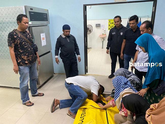 Seorang Pria Ditemukan Tewas Gantung Diri di Kamarnya