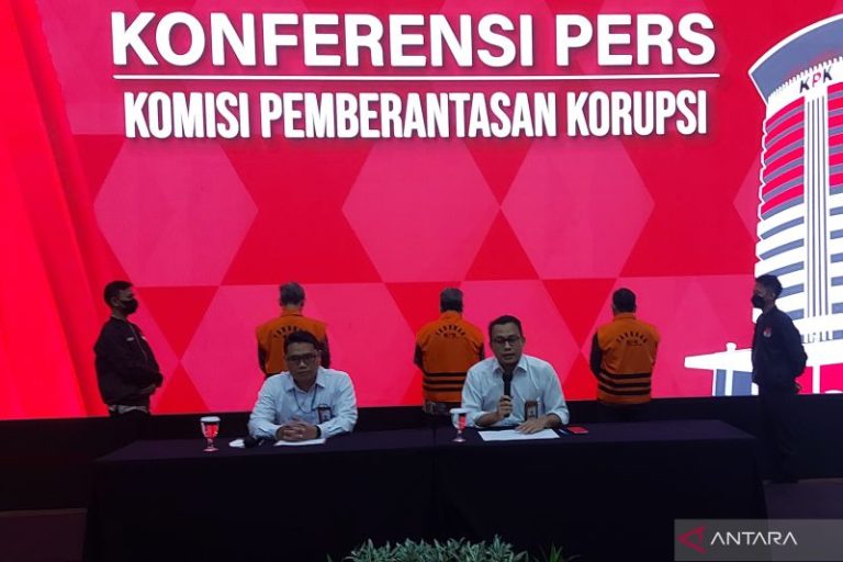 KPK Tahan 3 Tersangka Suap Jual Beli Jabatan di Kabupaten Pemalang