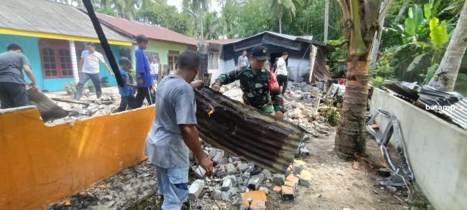 Korban Tertidur, Rumah Warga Sawang, Kundur Barat Ludes Terbakar