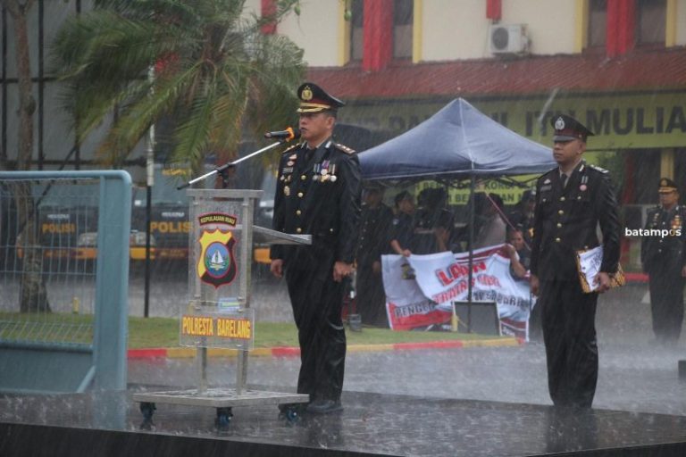 Diguyur Hujan, Upacara Hari Lahir Pancasila di Mapolresta Barelang Tetap Berlangsung