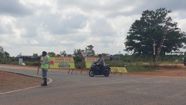 Pekerjaan Peningkatan Ruas Jalan Menuju Kantor Bupati Bintan, Akses Jalan Kendaraan Dialihkan