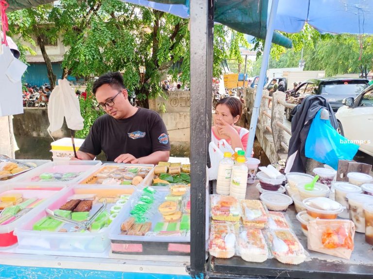 Donny, Pemilik Aneka Kue Donny