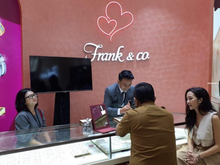 Frank & Co Membuka Gerai di Mega Mall Batam