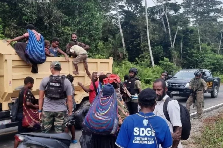 Muncul Ancaman dari KKB, 14 Nakes Program Nusantara Sehat Dievakuasi