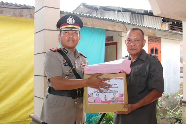 Polresta Tanjungpinang Beri Bantuan Kepada Purnawirawan Polisi
