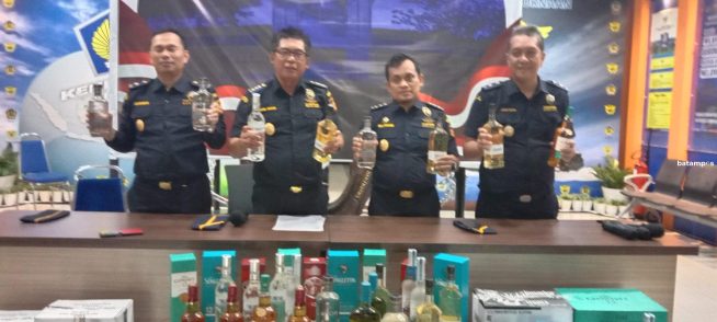 KM Indo King Jaya Selundupkan 6.828 Botol Mikol